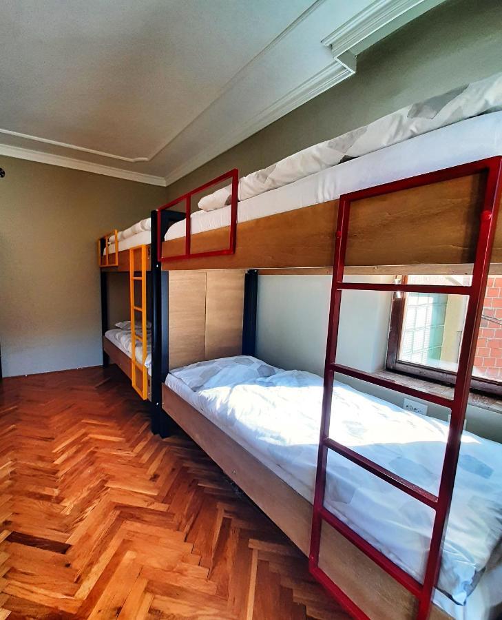 Hostel Prishtina Backpackers Pristina Exterior foto